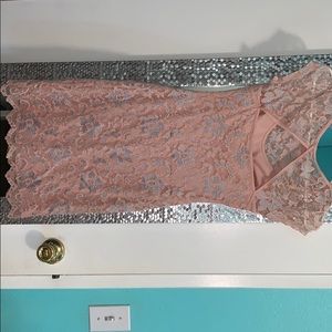 Lace dress with back opening
